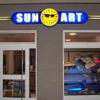 Sonderbau Leuchtkasten mit durchgesteckten Acrylbuchstaben